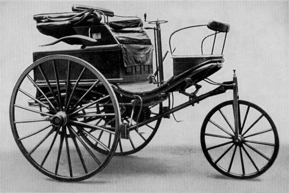 **Figure.3 최초의 근대적 가솔린 자동차 벤츠 파텐트 오토바겐