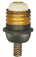 Figure.4 전구 소켓과 비슷해보이는 초기 전기 플러그